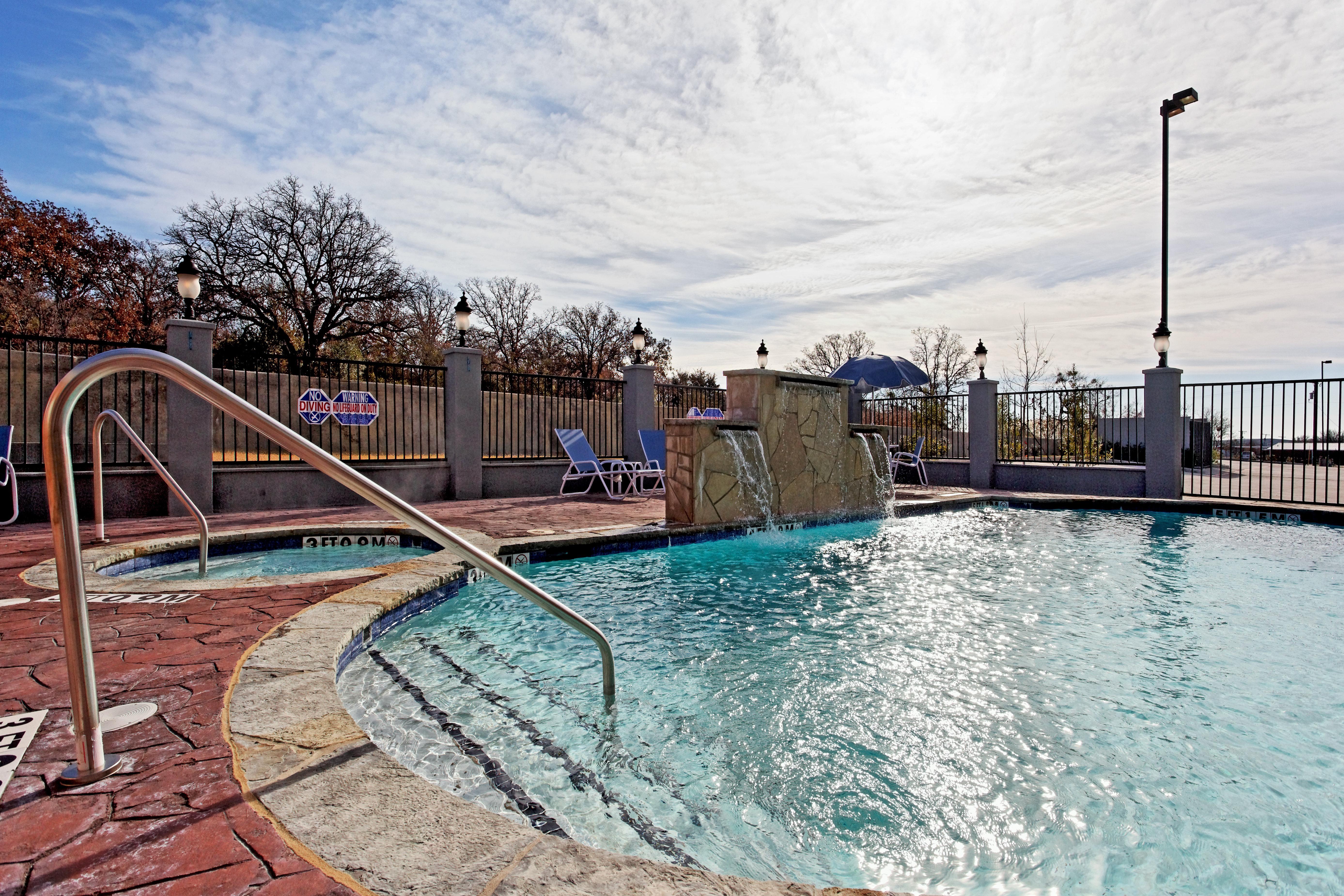 Holiday Inn Express & Suites Graham By Ihg Buitenkant foto
